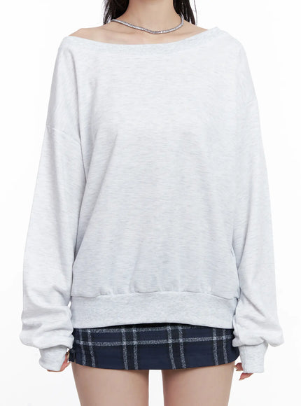 off-shoulder-loose-fit-sweatshirt-cs510