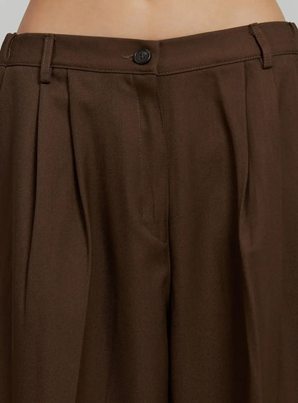 brown-pleated-slacks-ij505