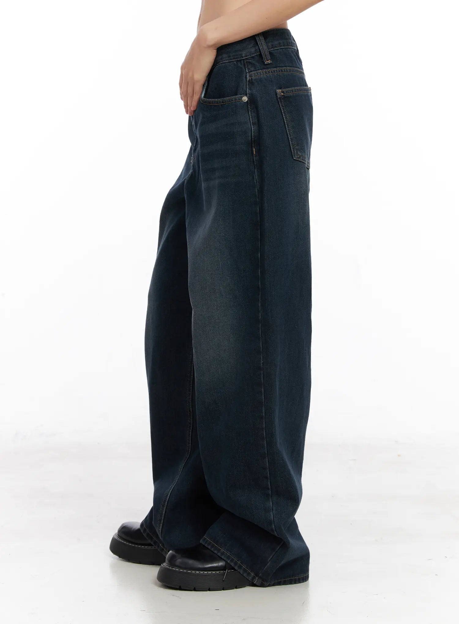 Kamryn Wide-Leg Fleece Lined Jeans CN520