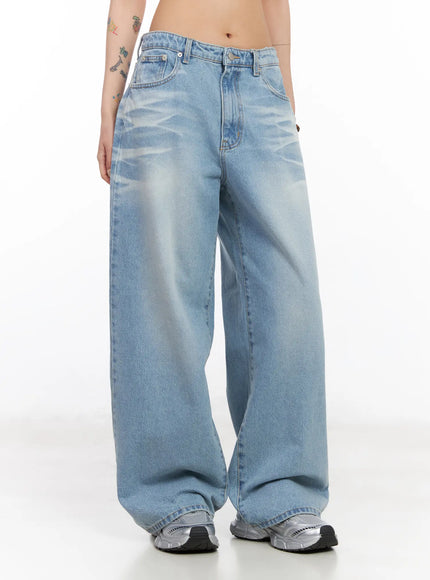 Yuqi Vintage Wash Wide-Leg Jeans CF526