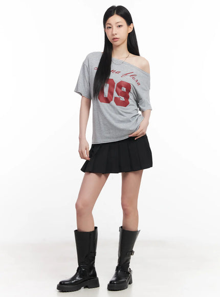 loose-fit-one-shoulder-graphic-tee-cu511