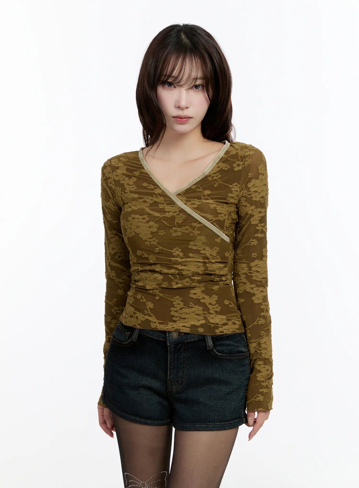 velvet-lace-v-neck-long-sleeve-top-cn524