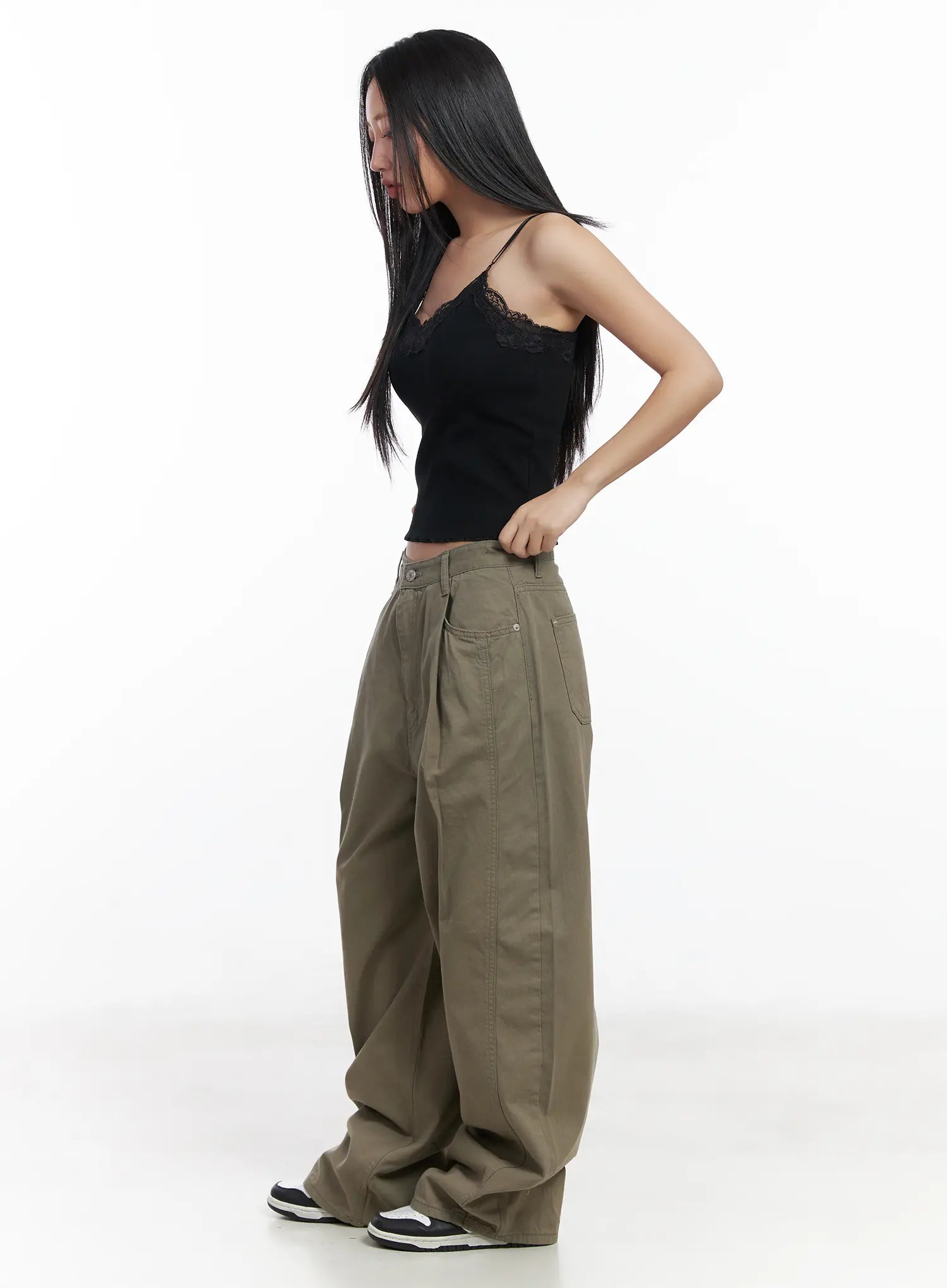 padded-lace-trim-cami-top-cj530