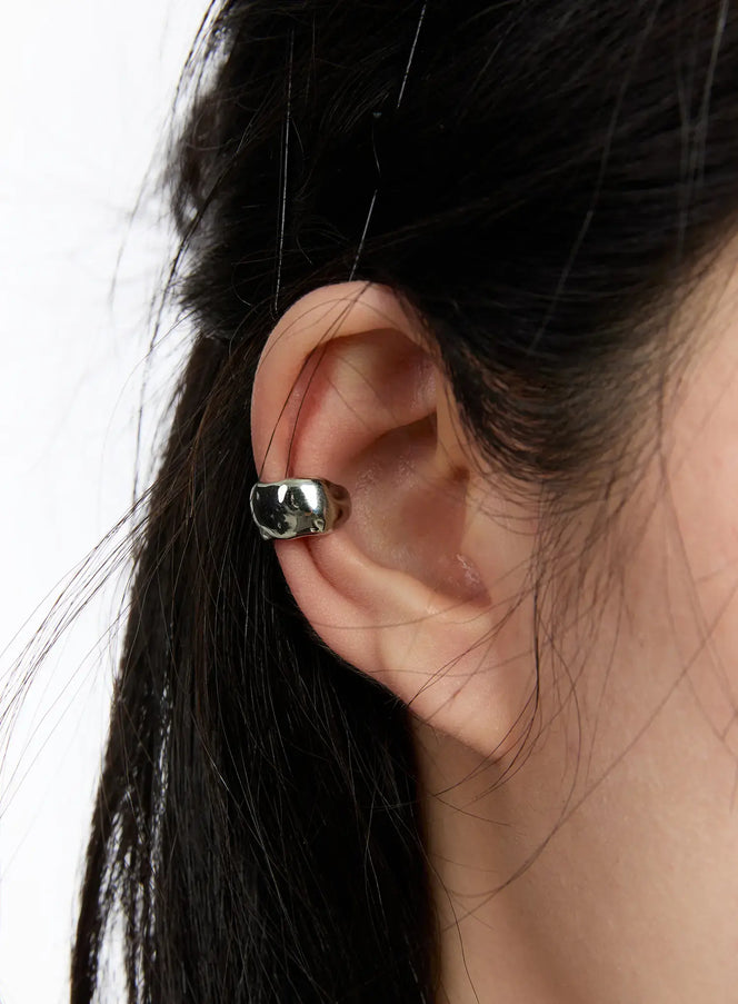 Modern Sculpted Ear Cuff CA508