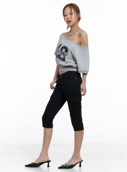 off-shoulder-graphic-cropped-tee-cl511