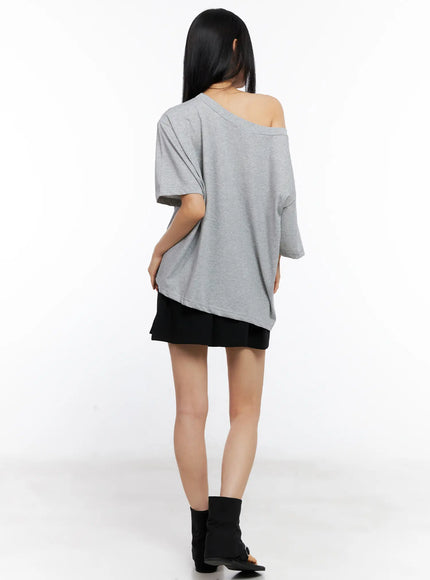 off-shoulder-relaxed-fit-graphic-tee-cl530