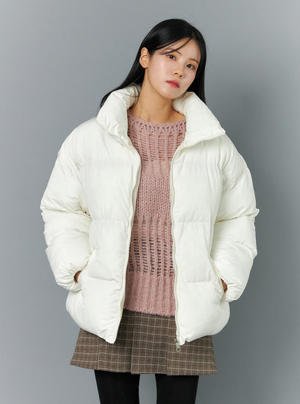 oversized-high-neck-puffer-jacket-on315