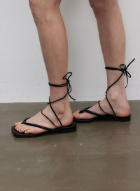 strap-flat-sandals-iy325
