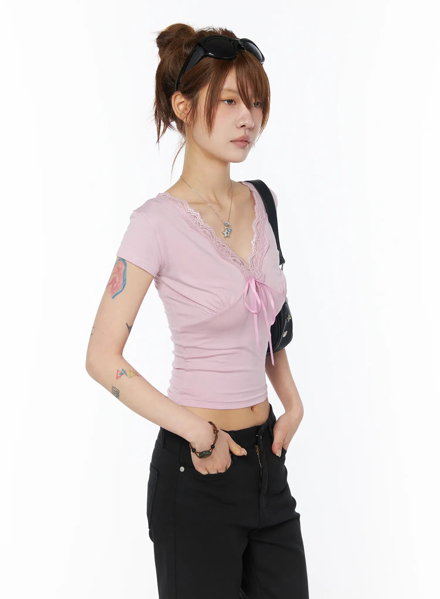 v-neck-lace-accent-top-cy527