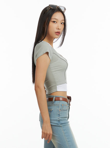 v-neck-buttoned-crop-top-il409