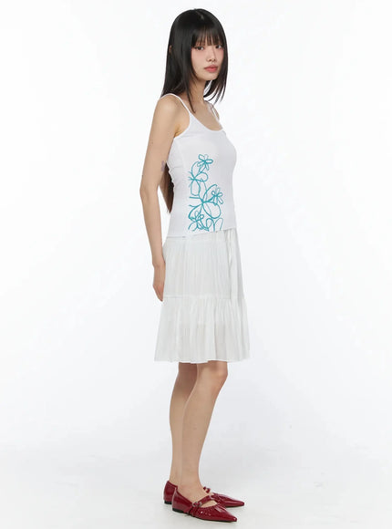 floral-embroidered-sleeveless-top-iy525