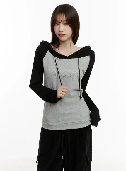 Off-Shoulder Hooded Lettering Top IJ521
