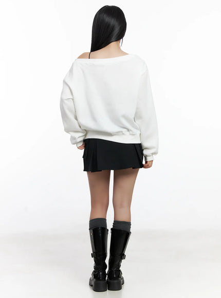 simple-off-shoulder-sweatshirt-cf503