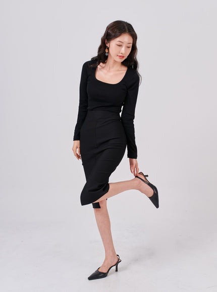 Square Neck Crop Long Sleeve T-Shirt IS05