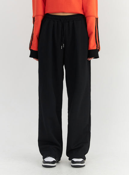 wide-fit-banded-pants-co330