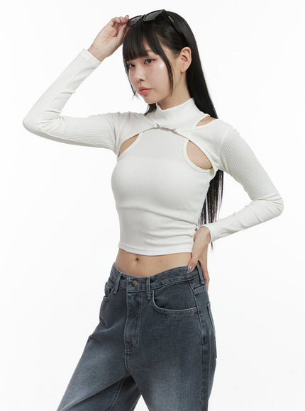 chain-cut-out-turtleneck-cropped-top-oo401