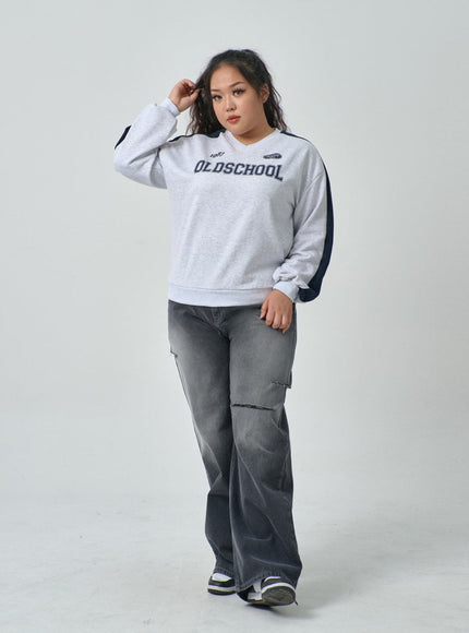 Plus Two Color V-Neck Sweatshirt IF317