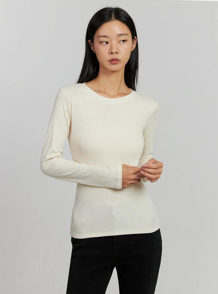 ribbed-knit-long-sleeve-top-ij505