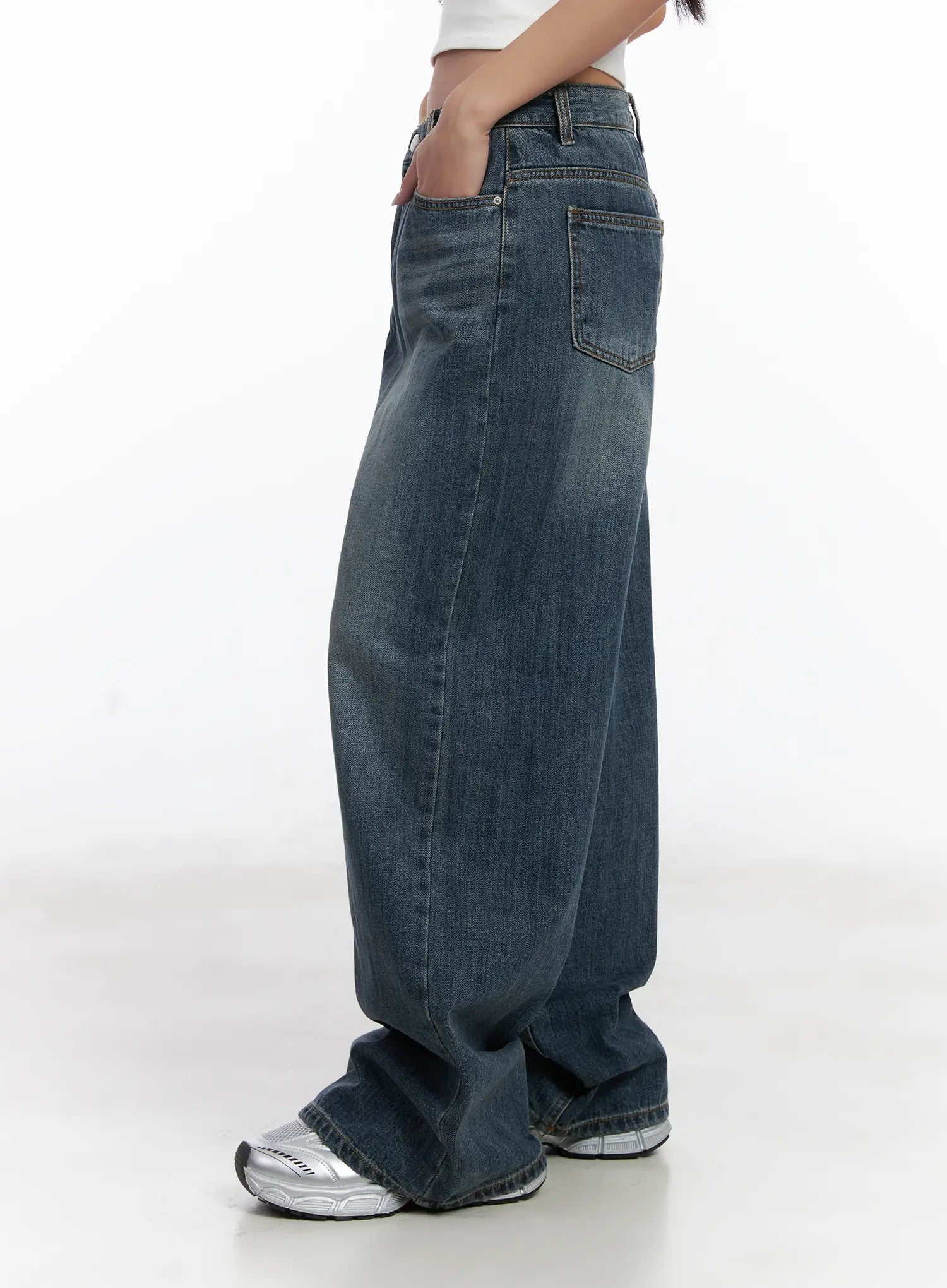 aya-washed-baggy-jeans-cn528