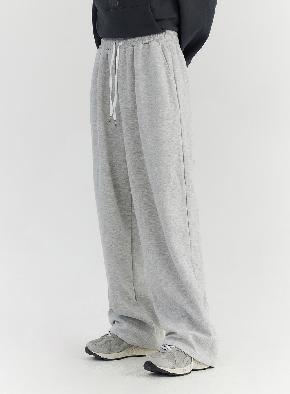 wide-fit-bandedsweat-pants-co330
