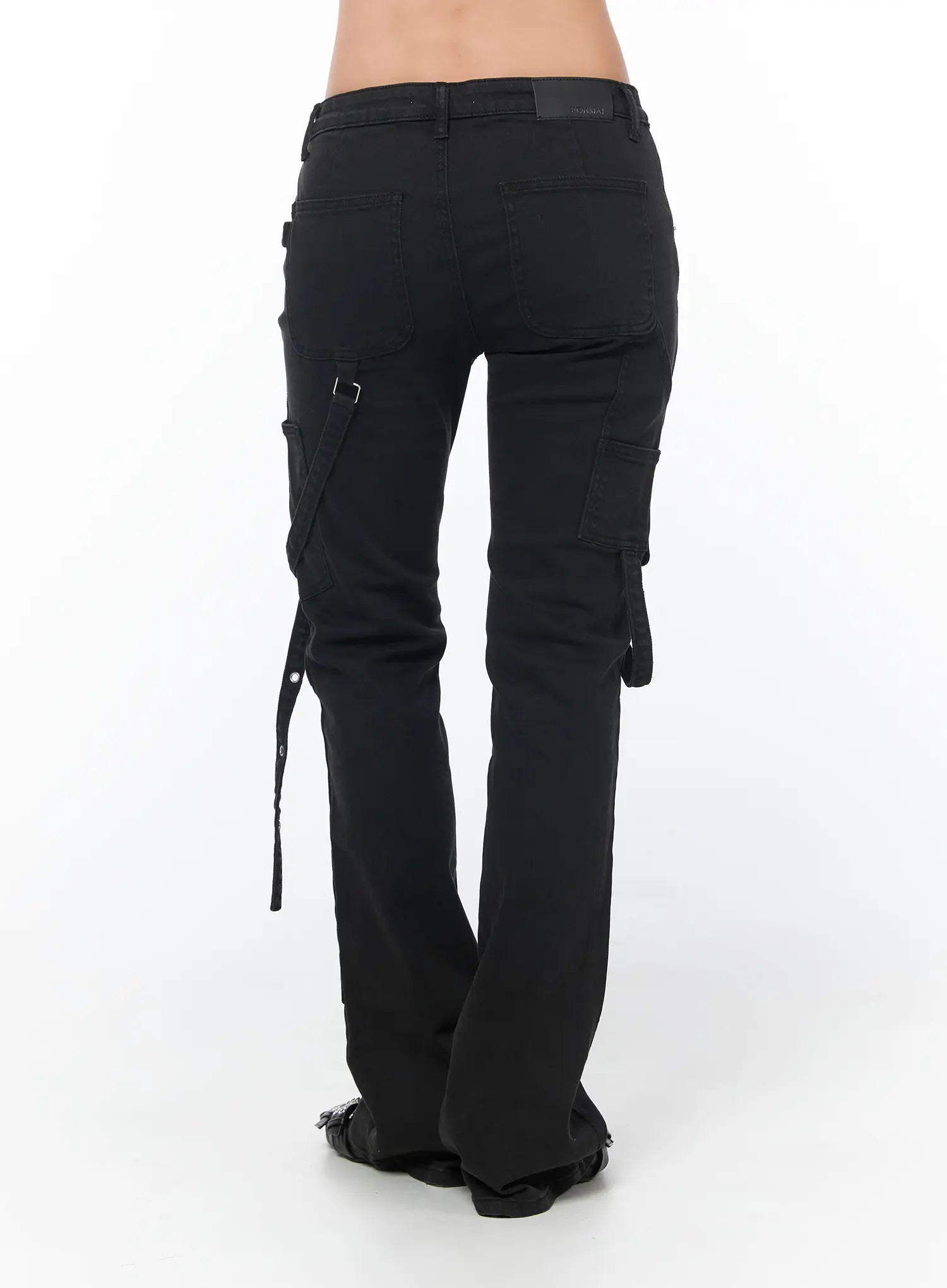 black-bucle-bootcut-cargo-pants-cy513