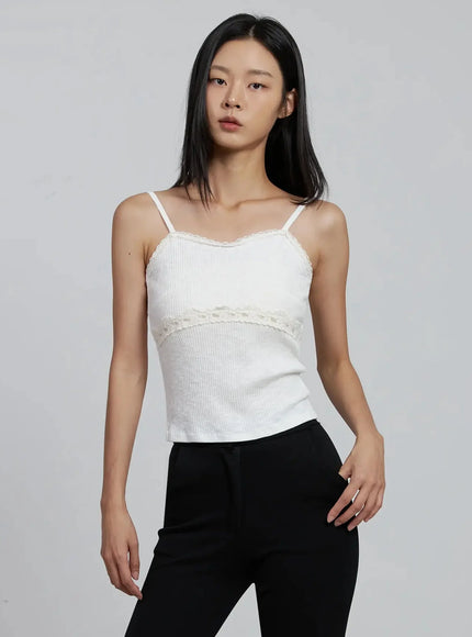lace-trim-sleeveless-camisole-im520