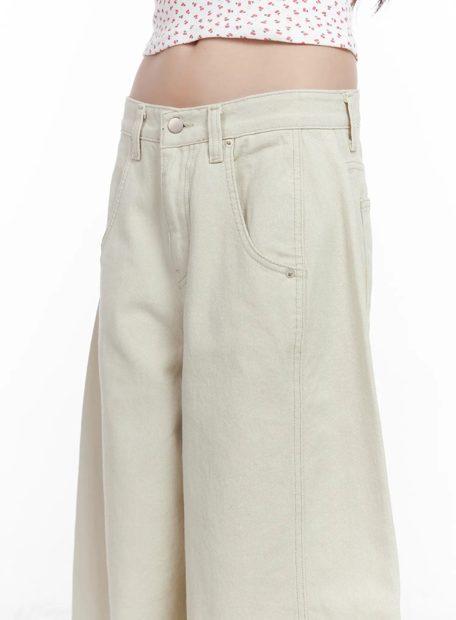 wing-graphic-baggy-pants-cm526