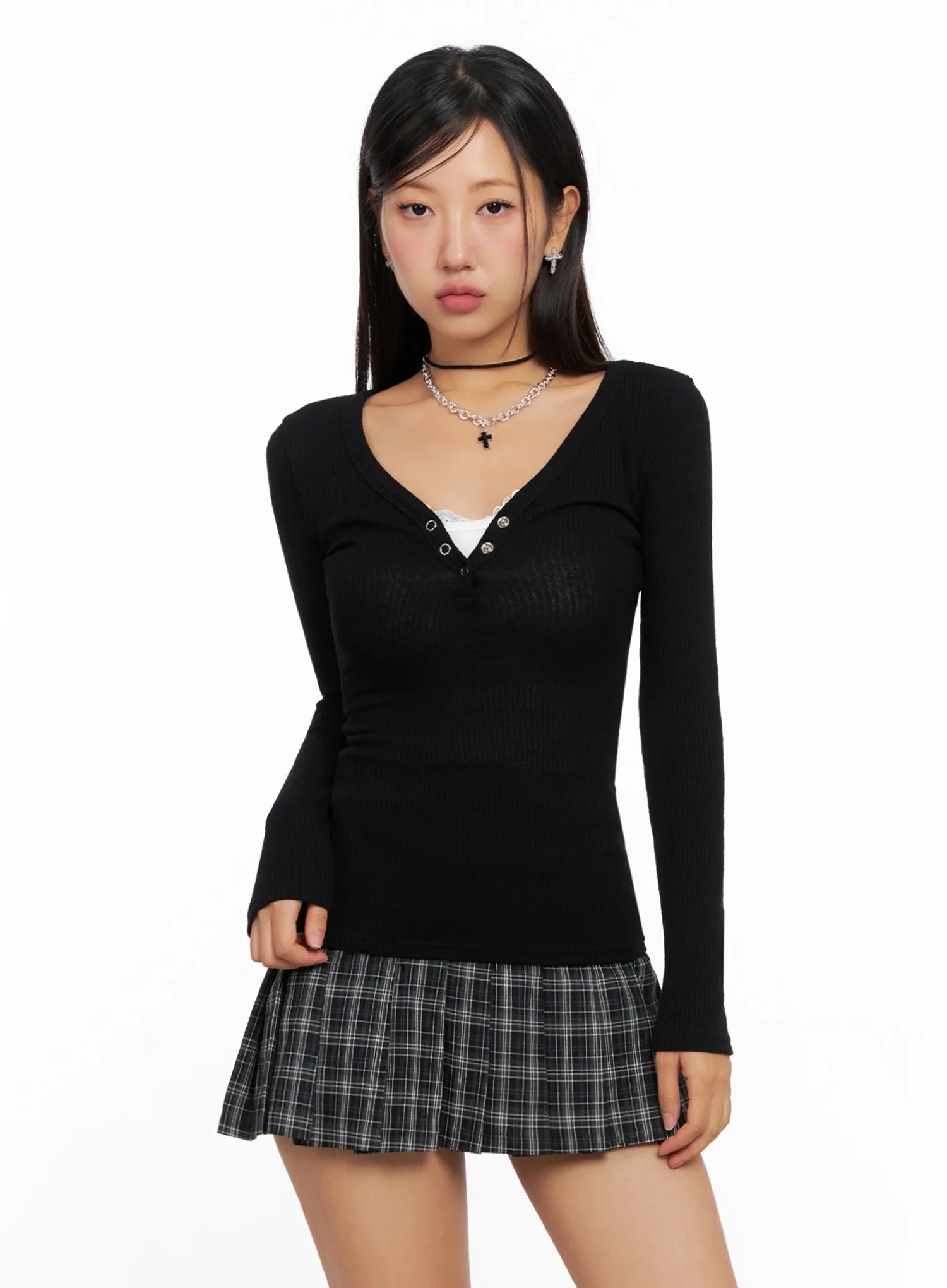 long-sleeve-v-neck-tee-ig527