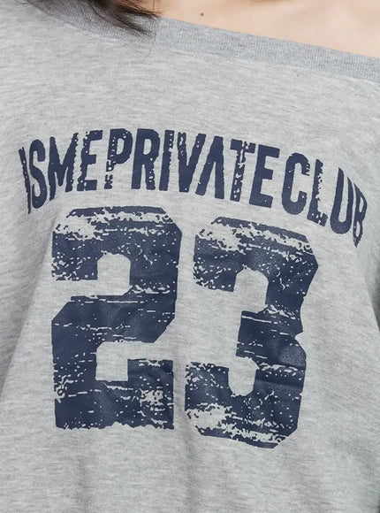 Wide Neck Numeral Graphic Sweatshirt IJ528