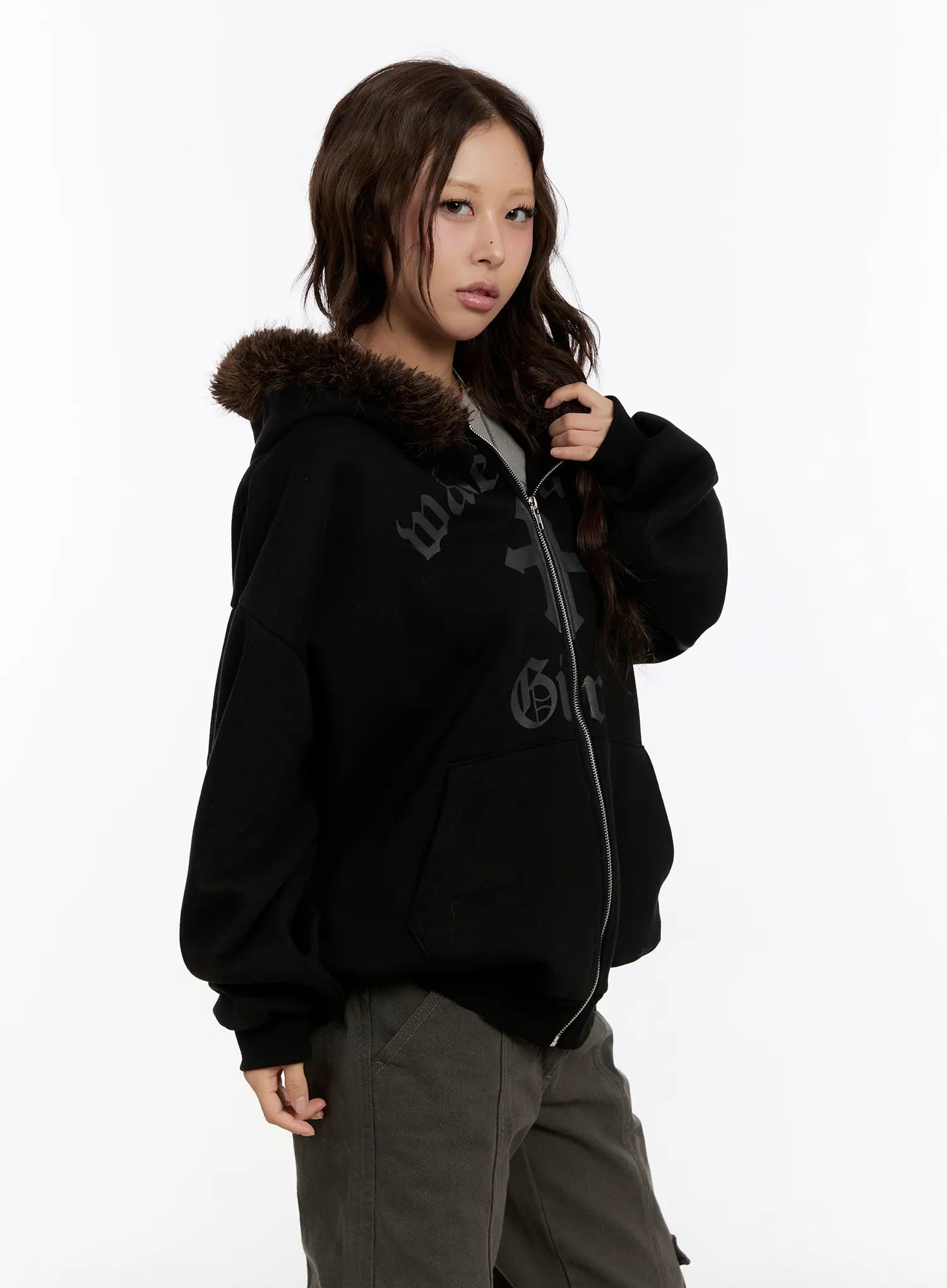 oversized-graphic-faux-fur-zip-hoodie-cn527