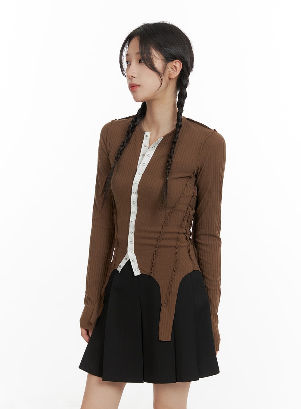 contrasting-button-long-sleeve-top-cm427