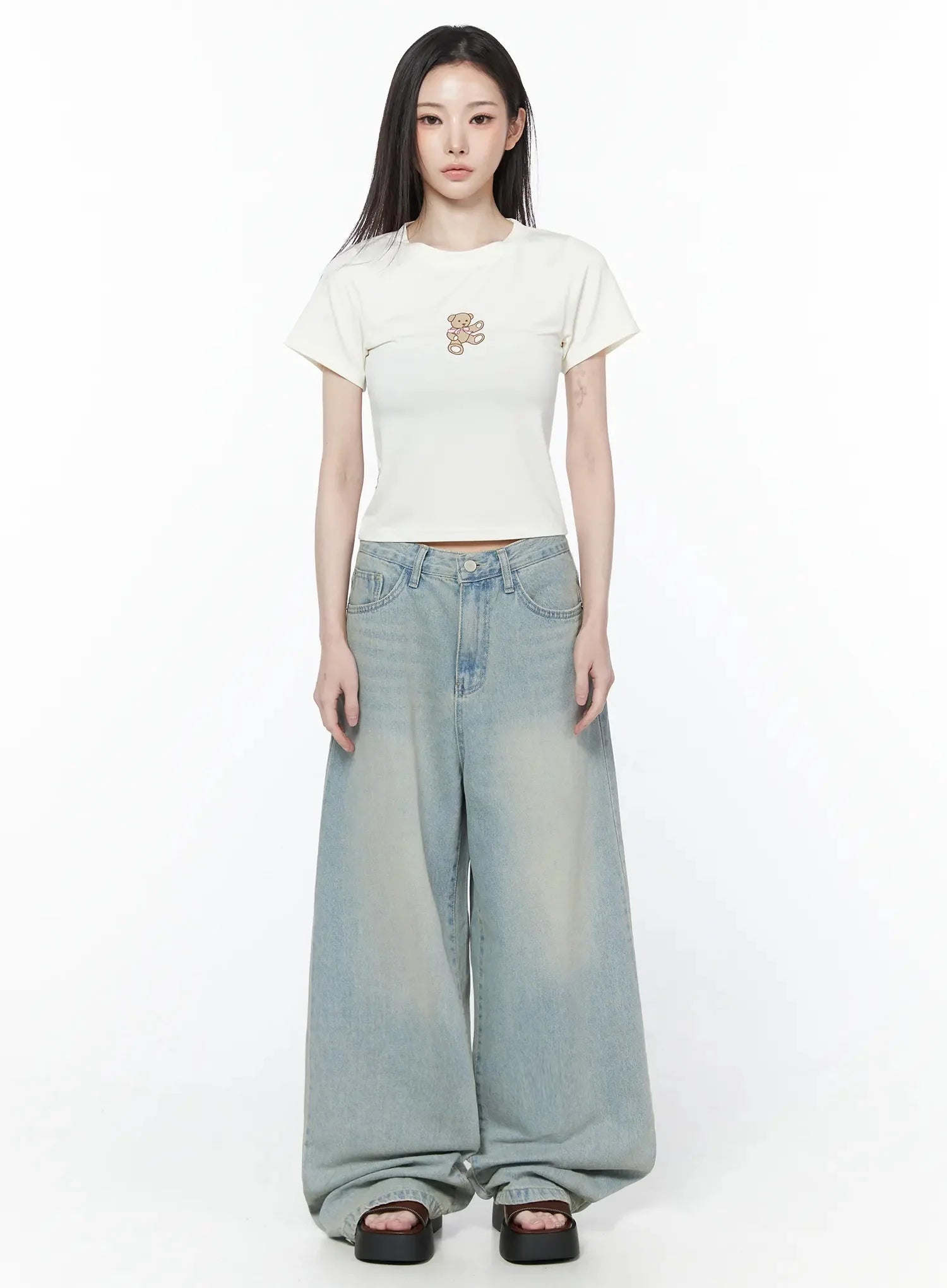 zion-light-wash-wide-leg-jeans-iy514