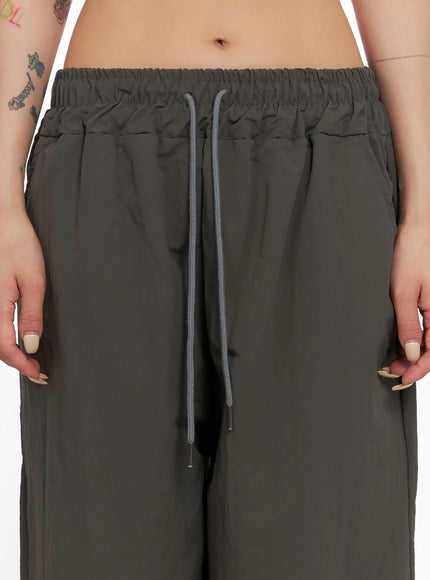 relaxed-fit-draw-string-pants-is515