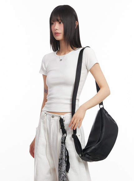 sleek-crossbody-bag-ia528