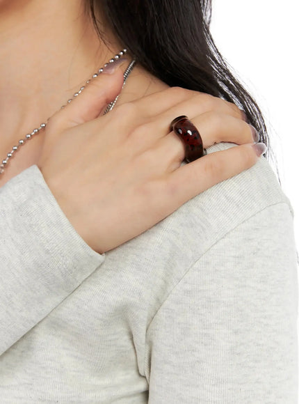 abstract-pattern-bold-ring-in528