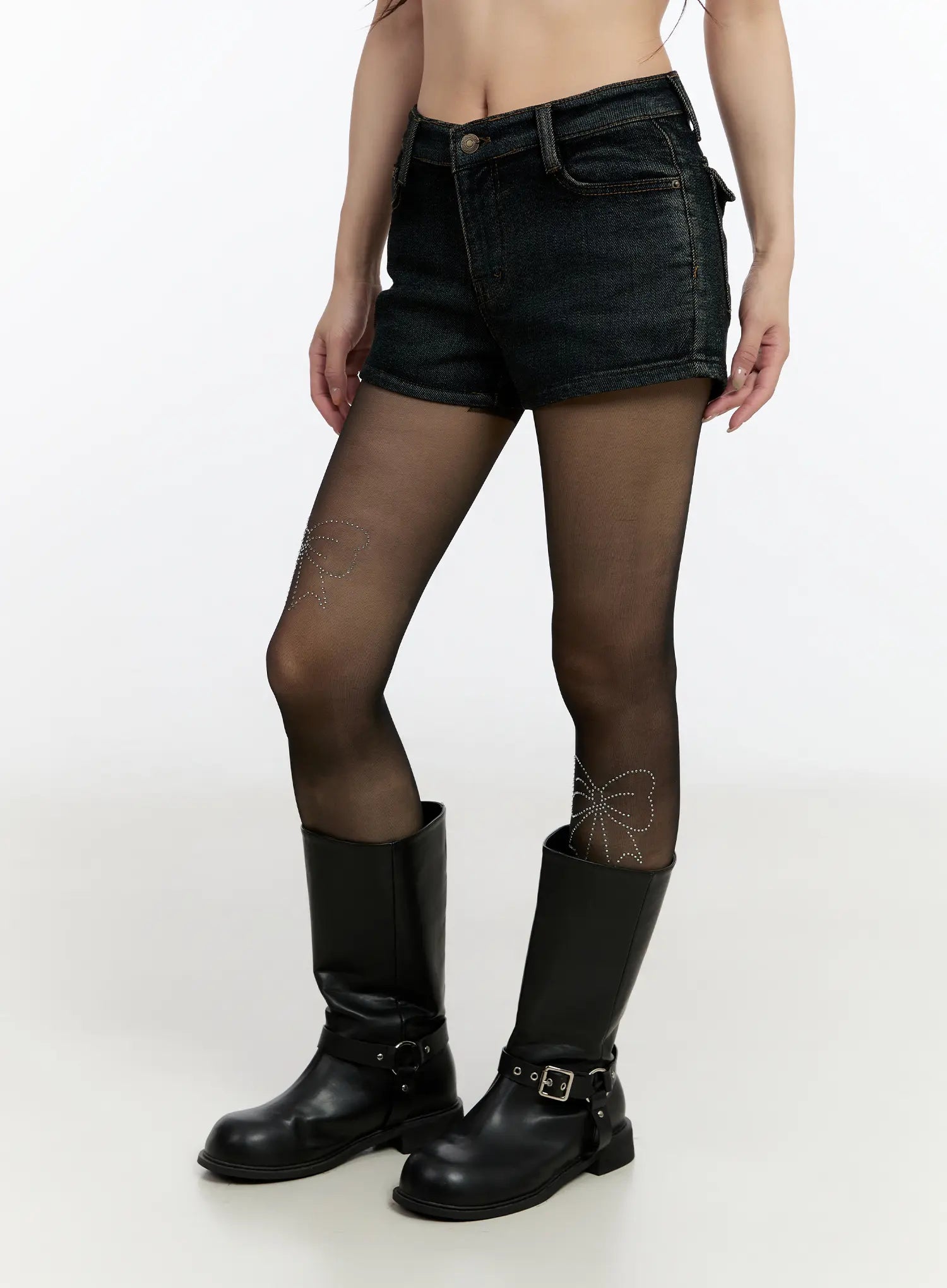 casual-low-rise-denim-shorts-cn524