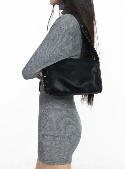 eyelet-strap-square-shoulder-bag-im506