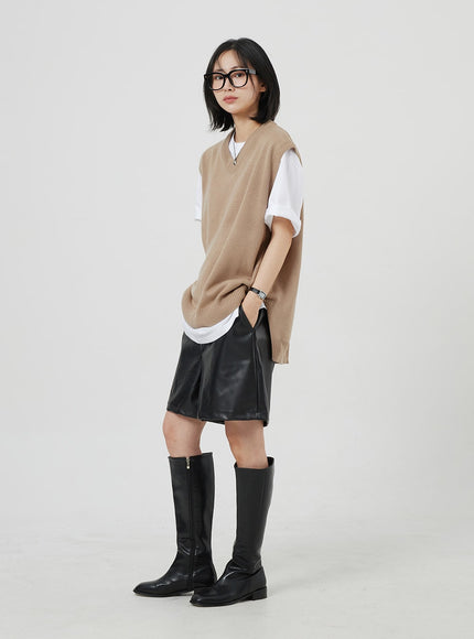 Faux Leather Bermuda Shorts OM303