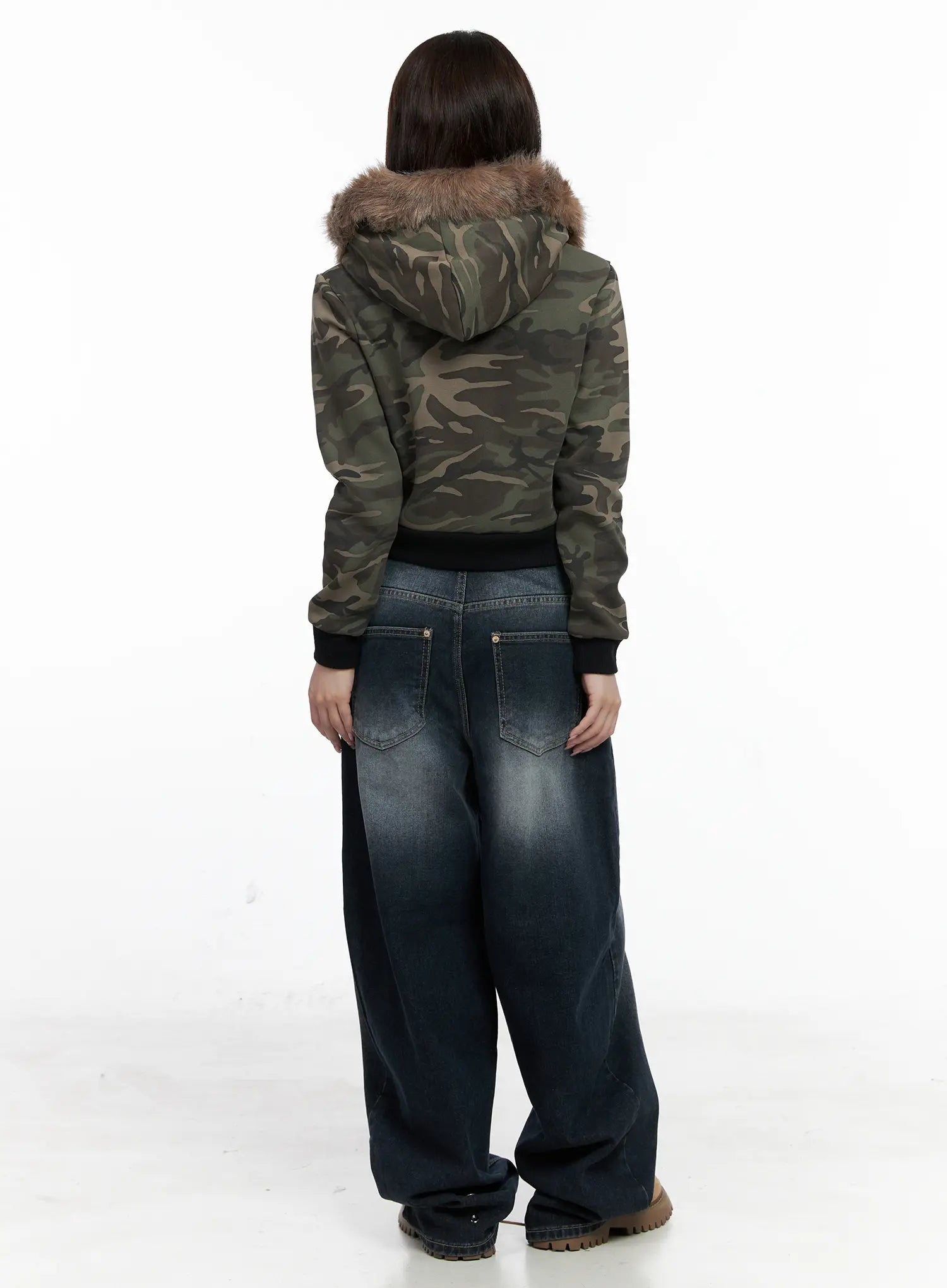 Camo Faux Fur Crop Zip-Up Hoodie CO521