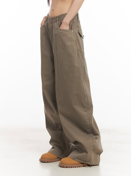 solid-pocketed-wide-fit-trousers-ca523