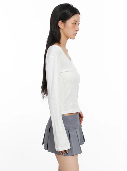 v-neck-eyelet-long-sleeve-top-is515