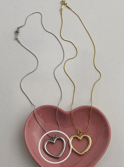 big-heart-outline-necklace-ia517 / Silver