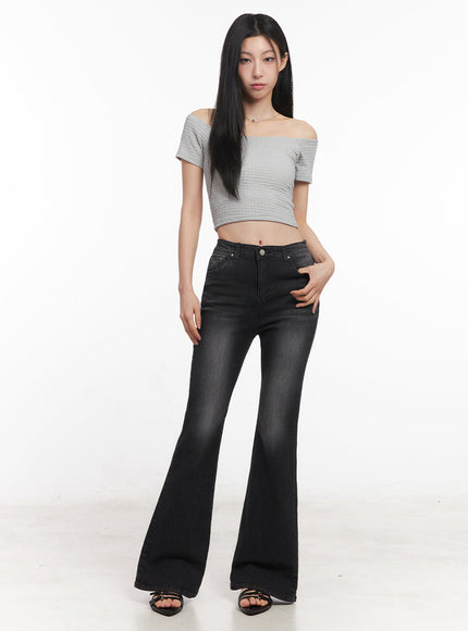 off-shoulder-boat-neck-crop-top-iy516