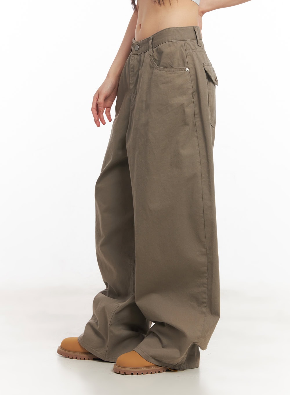 solid-pocketed-wide-fit-trousers-ca523