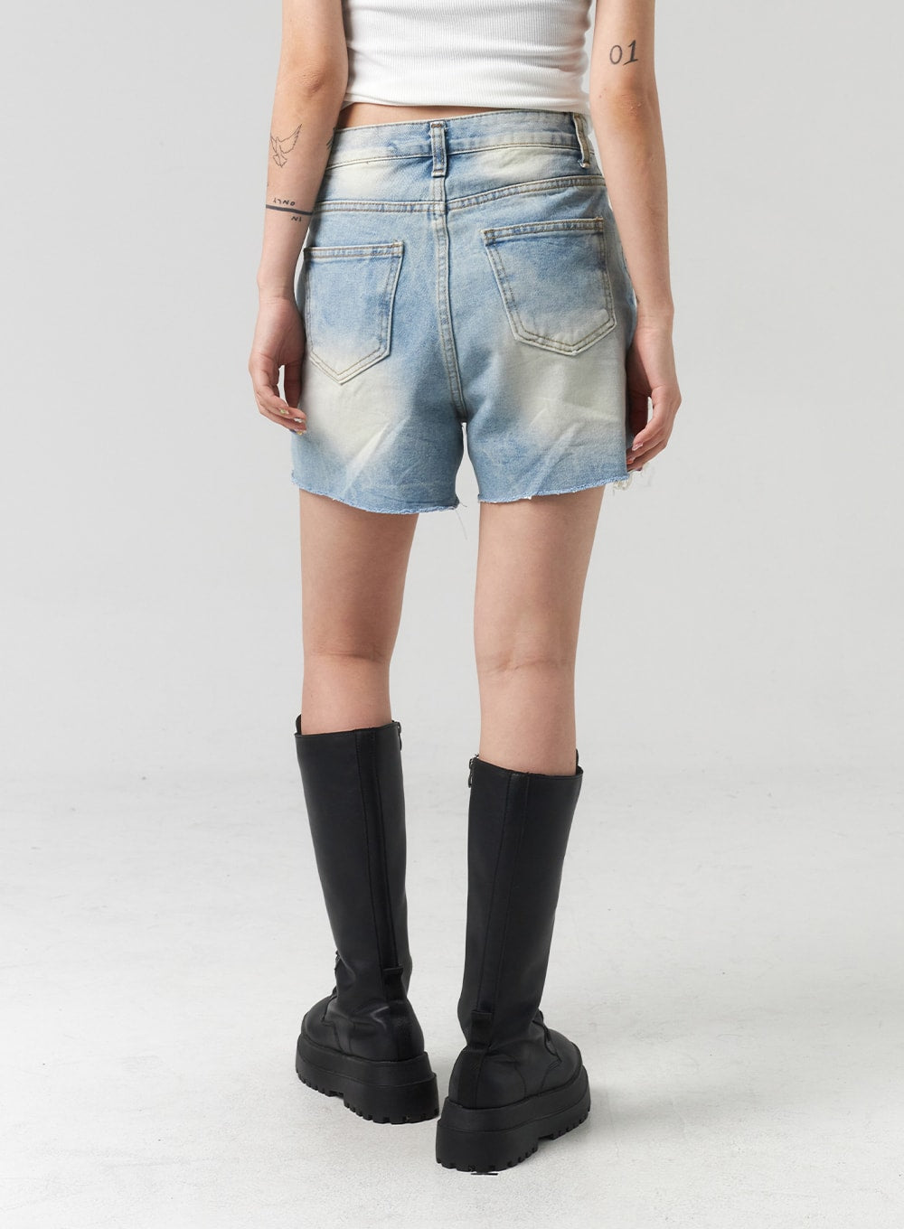 light-ripped-denim-shorts-cl318