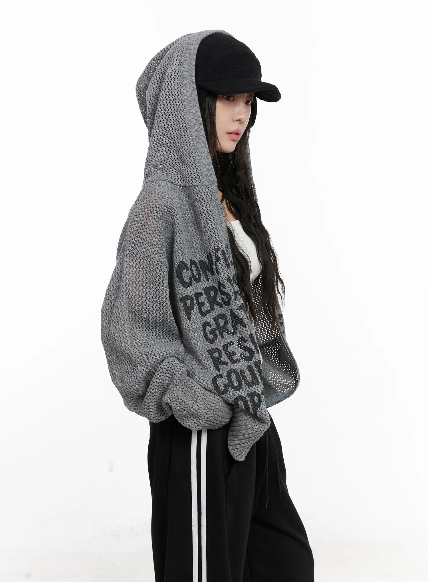 oversized-graphic-knit-zip-up-hoodie-cn512
