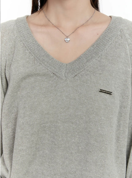 oversized-v-neck-knit-sweater-cm510