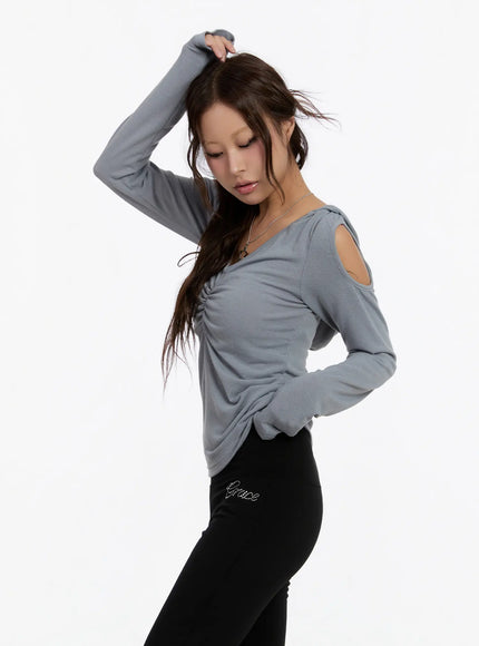 cut-out-shirred-hoodie-cn527