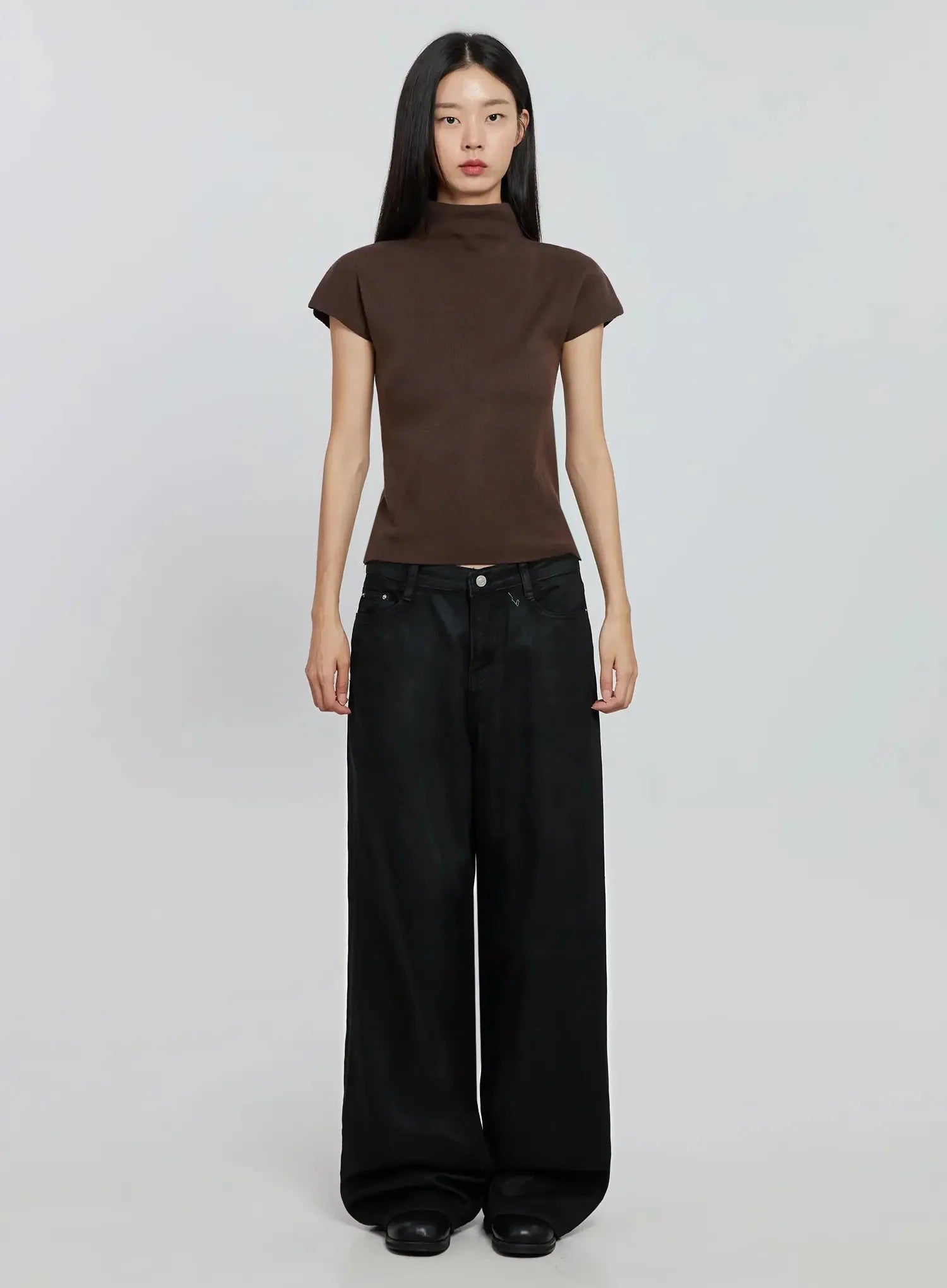 wide-leg-faux-leather-pants-io530