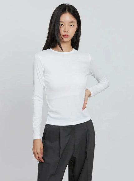 essential-round-neck-long-sleeve-top-in507